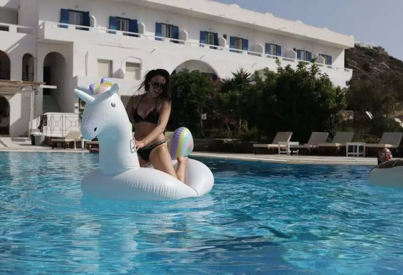 Armadoros Hotel Ios Backpackers