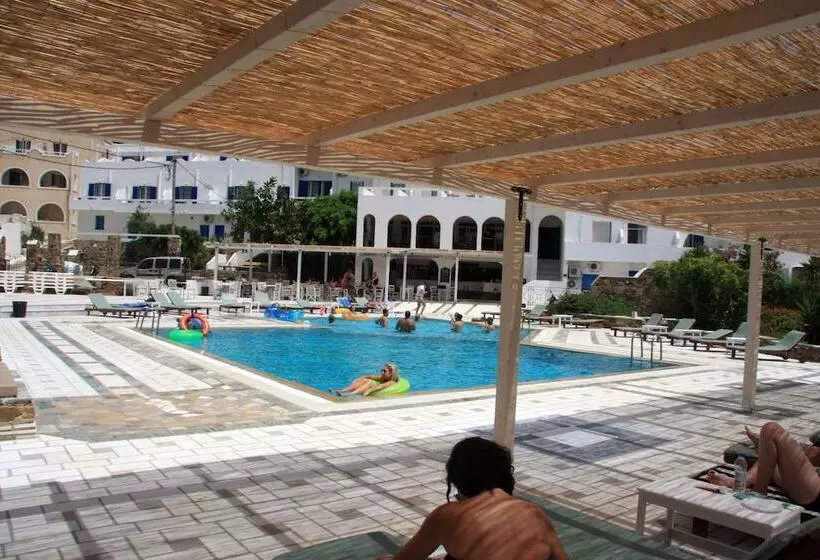 Armadoros Hotel Ios Backpackers