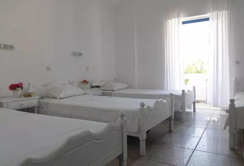 Armadoros Hotel Ios Backpackers