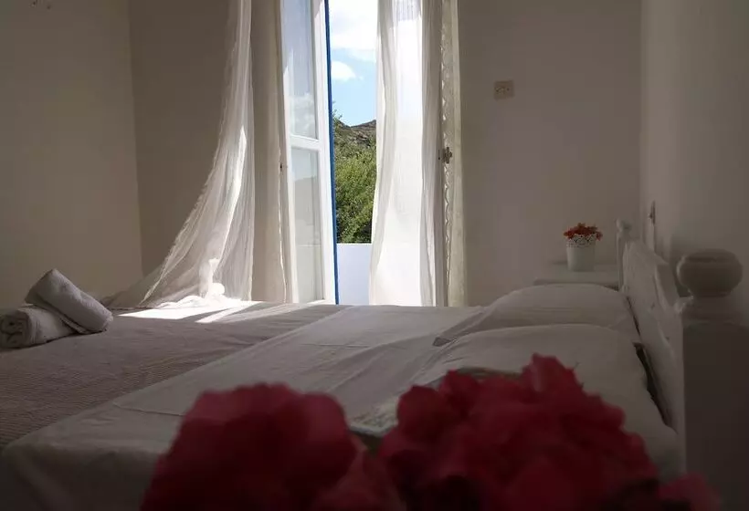 Armadoros Hotel Ios Backpackers