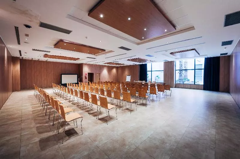 Azz Valencia Congress Hotel & Spa