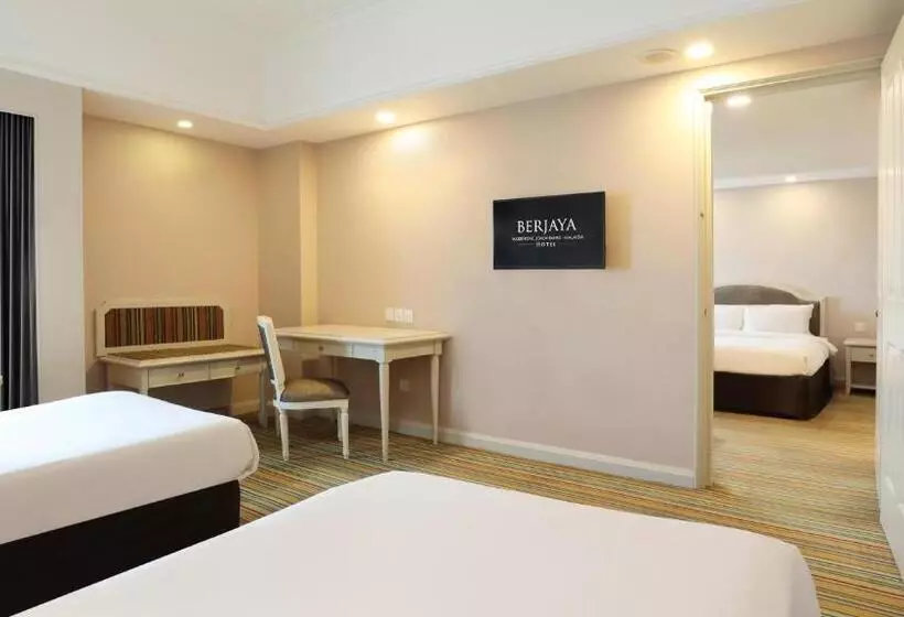 Отель Berjaya Waterfront