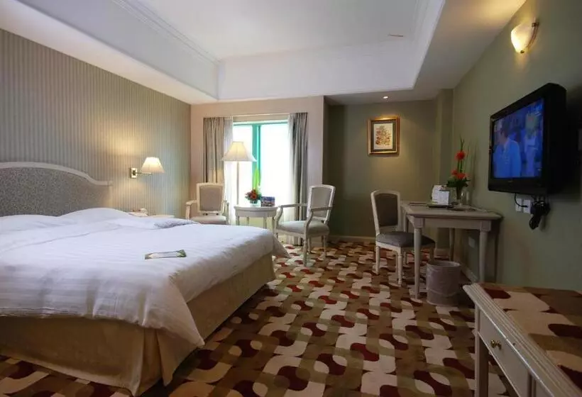 Отель Berjaya Waterfront