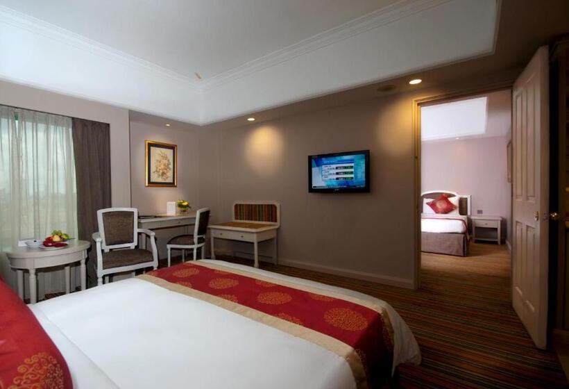 Отель Berjaya Waterfront