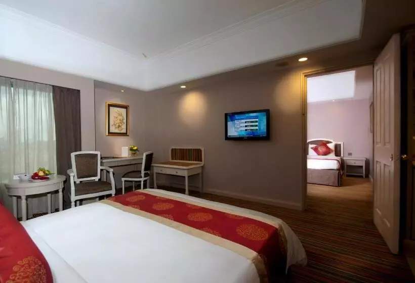 Отель Berjaya Waterfront