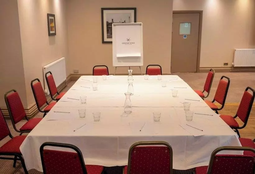 호텔 Cedars Inn By Greene King Inns