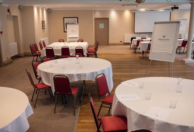 Hotel Cedars Inn By Greene King Inns