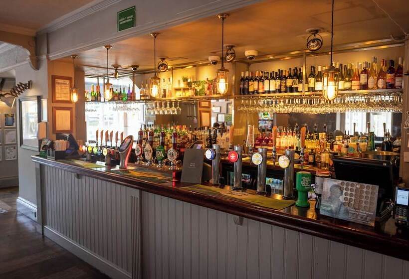 Hotel Cedars Inn By Greene King Inns