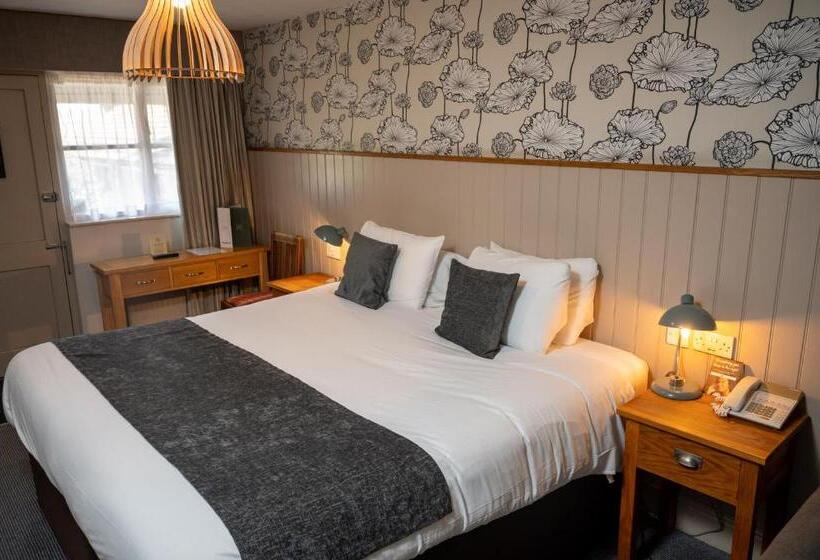 Hotel Cedars Inn By Greene King Inns