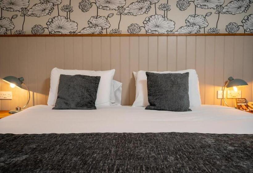 Hotel Cedars Inn By Greene King Inns