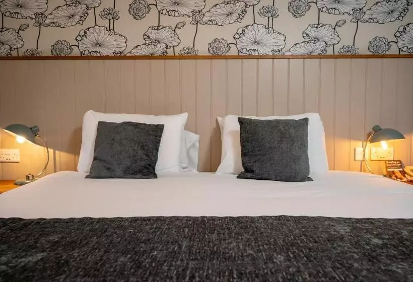 호텔 Cedars Inn By Greene King Inns