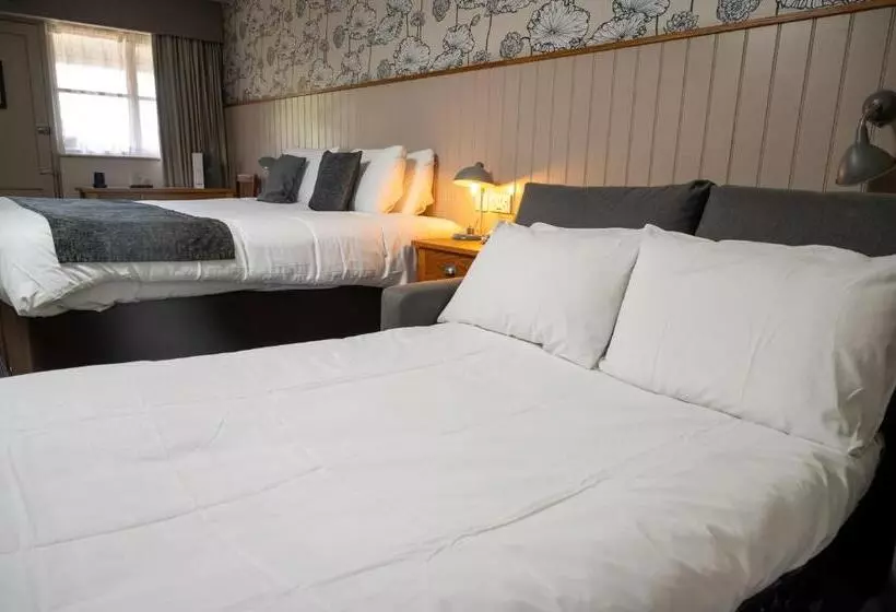 호텔 Cedars Inn By Greene King Inns