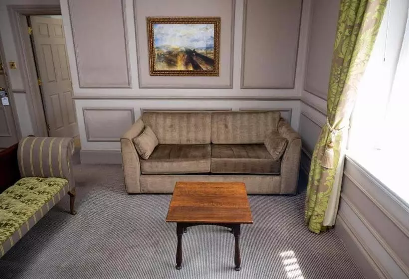 호텔 Cedars Inn By Greene King Inns