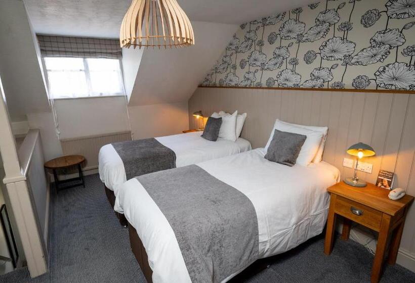 Hotel Cedars Inn By Greene King Inns