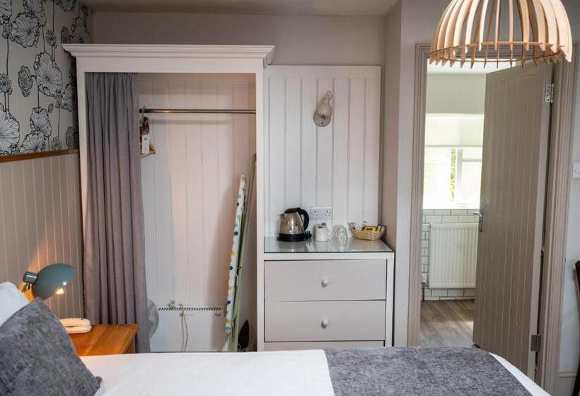 Hotel Cedars Inn By Greene King Inns