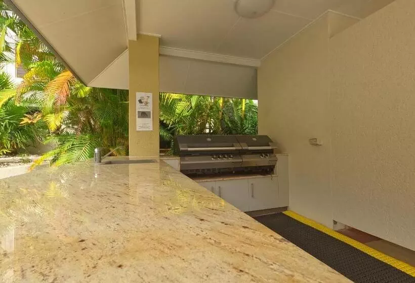 Отель Central Plaza Port Douglas