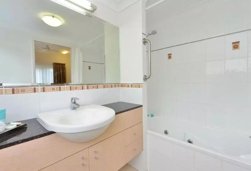 Отель Central Plaza Port Douglas