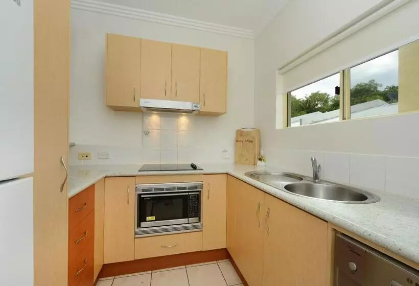 Отель Central Plaza Port Douglas