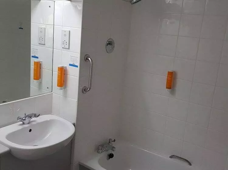 Days Inn Hotel Membury