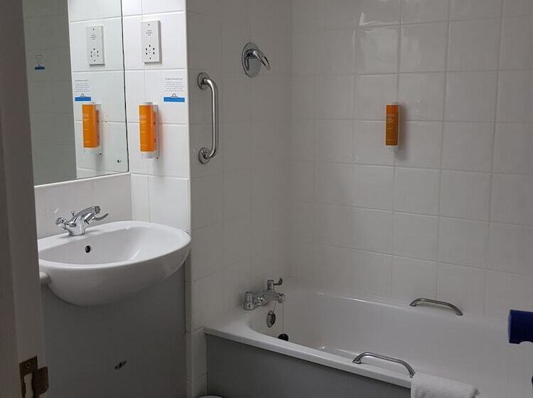 Days Inn Hotel Membury