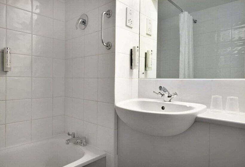 Days Inn Hotel Membury