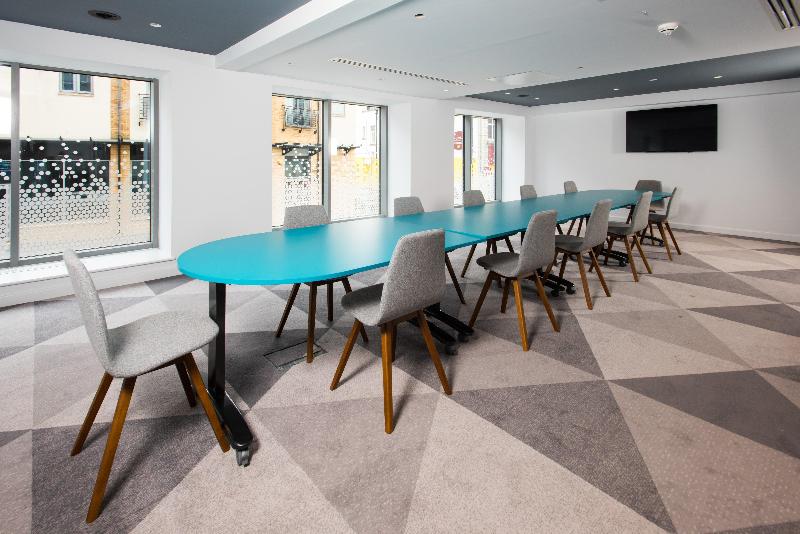 ホテル Holiday Inn Express Swindon City Centre, An Ihg