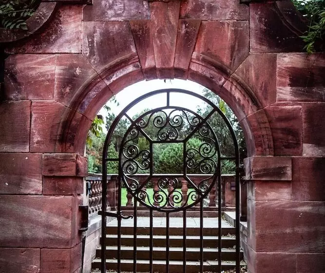 Отель Inglewood Manor