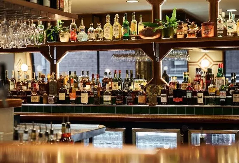 Отель Laneways By Ovolo