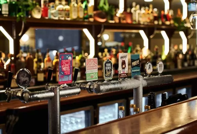 Отель Laneways By Ovolo