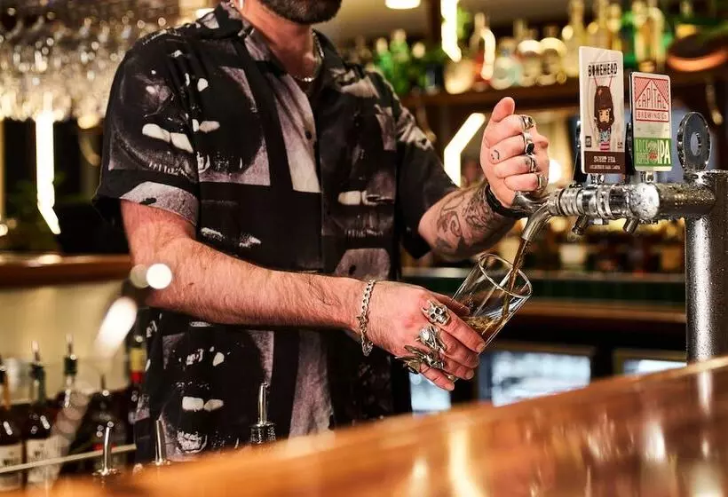 Отель Laneways By Ovolo