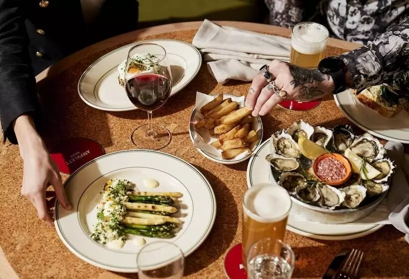 Отель Laneways By Ovolo