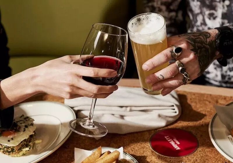 Отель Laneways By Ovolo