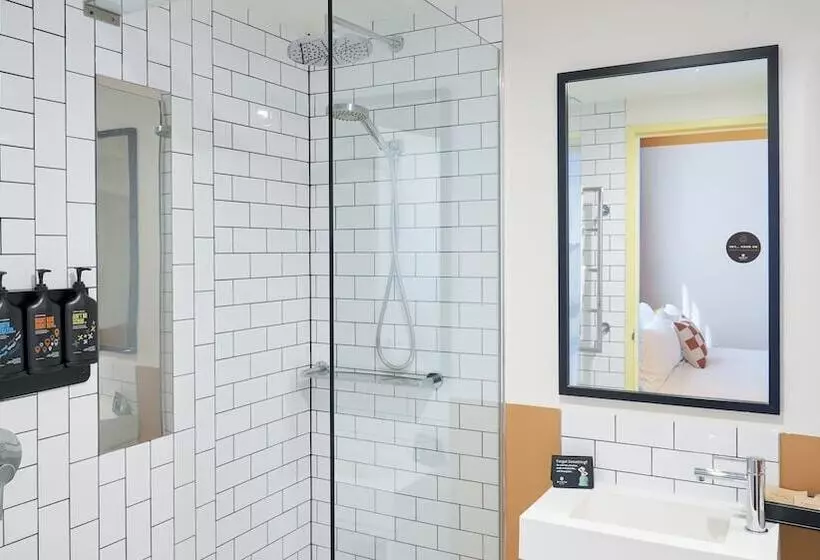 Отель Laneways By Ovolo