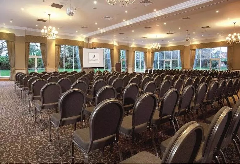 Macdonald Craxton Wood Hotel & Spa, Chester