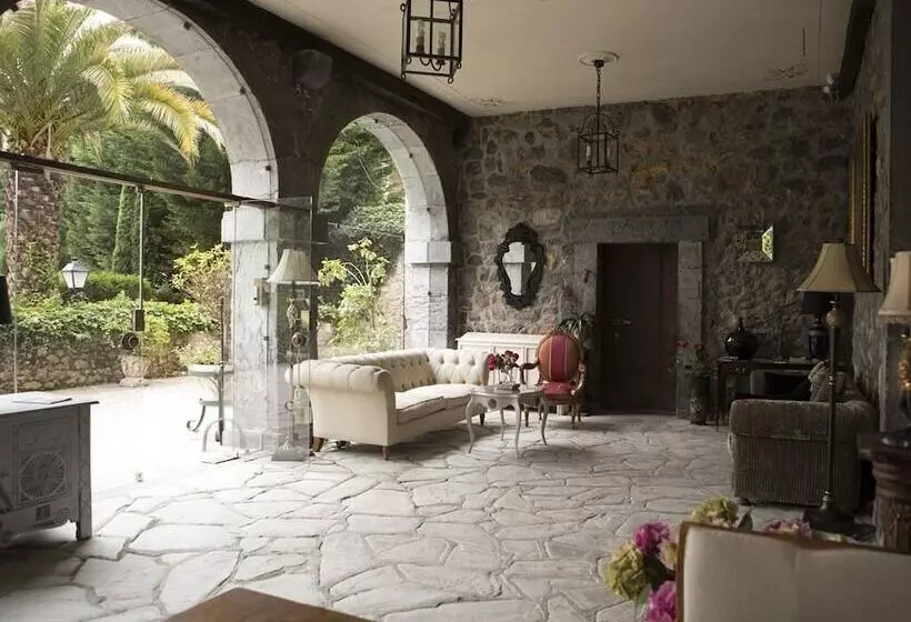 Akla Hotel Palacio Torre De Ruesga