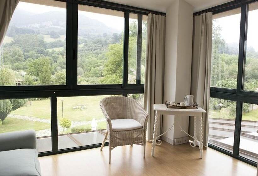 Akla Hotel Palacio Torre De Ruesga