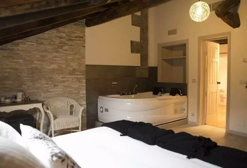 Akla Hotel Palacio Torre De Ruesga