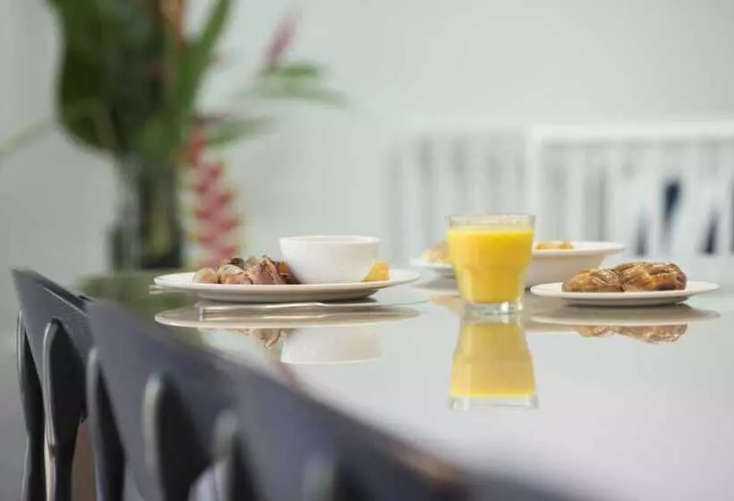 호텔 Palms City Resort