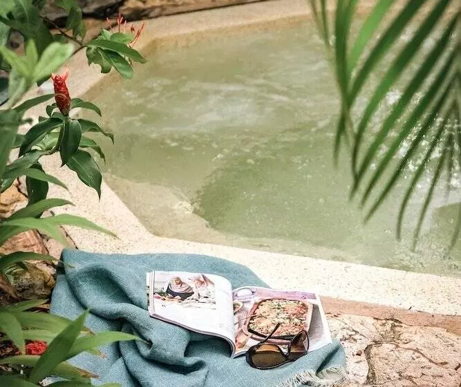 호텔 Palms City Resort