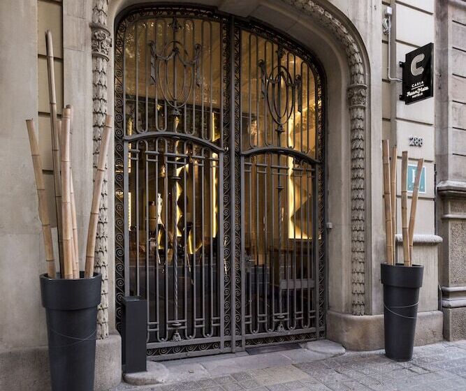 هتل Room Mate Carla