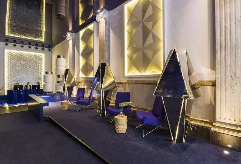 Отель Room Mate Carla