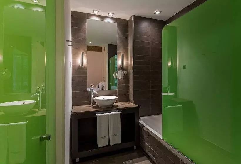 Отель Room Mate Carla