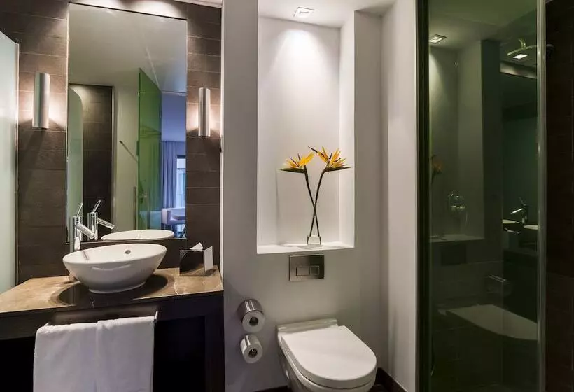 Отель Room Mate Carla