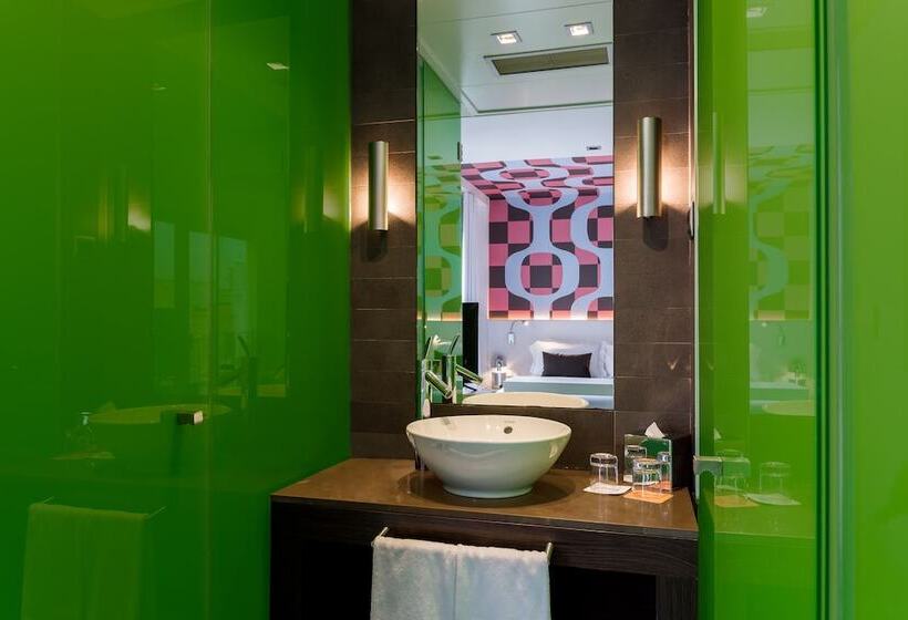 هتل Room Mate Carla