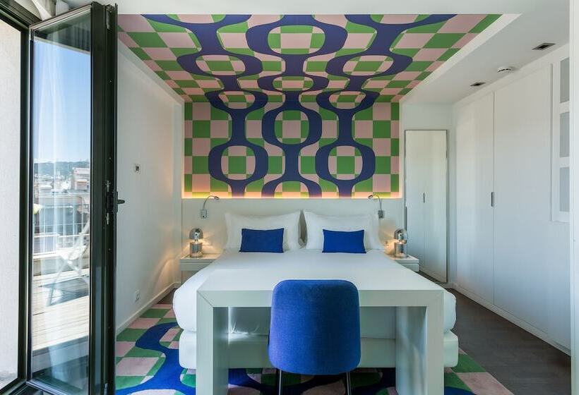 هتل Room Mate Carla