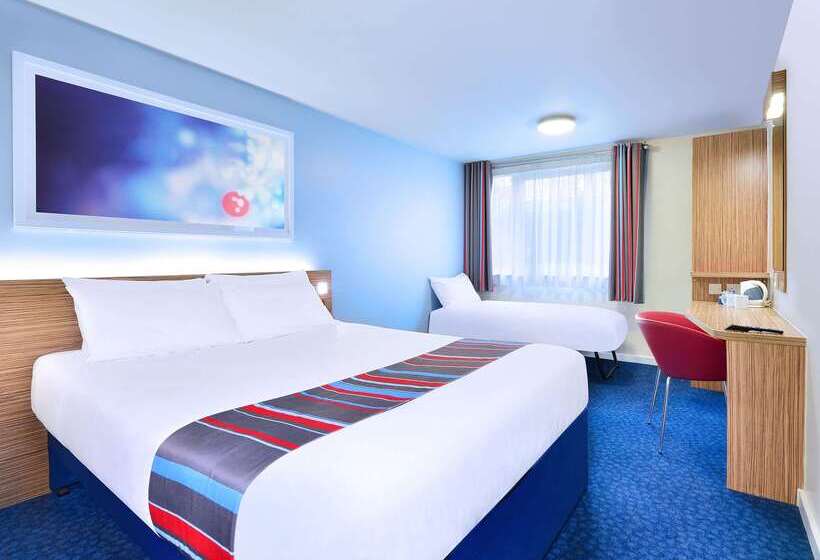 Отель Travelodge Liverpool John Lennon Airport