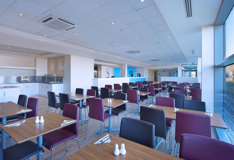 Отель Travelodge Liverpool John Lennon Airport