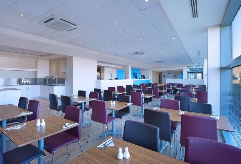 호텔 Travelodge Liverpool John Lennon Airport