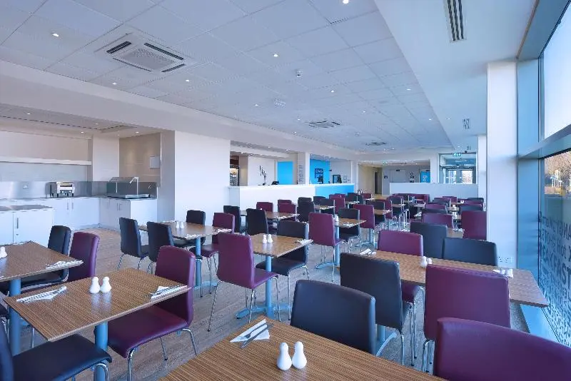هتل Travelodge Liverpool John Lennon Airport
