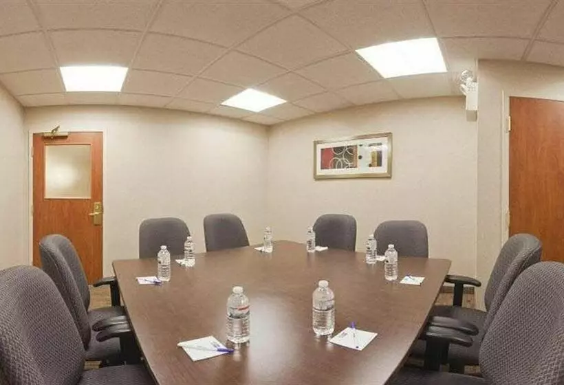 酒店 Spark By Hilton Guelph